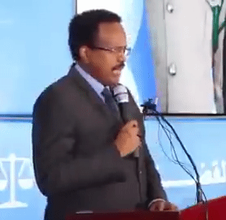 الرئيس الصومالي فرماجو يعتذر عن قصف هرجسيا 1988 في مؤتمر القضاء الصومالي فبراير 2020