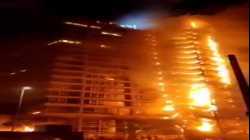 المحتجون يشعلون النيران في شركة الكهرباء، تشيلي، أكتوبر 2019