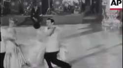 احتفالات موظفي الإدارة الاستعمارية البريطانيين باستقلال السودان عام ١٩٥٦م