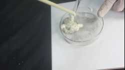 بيركلورات الأمونيوم، المادة الأساسية في تصنيع وقود الصواريخ الصلبة