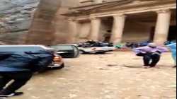 سيول جارفة في البتراء ديسمبر 2022 تؤدي إلى إجلاء السياح