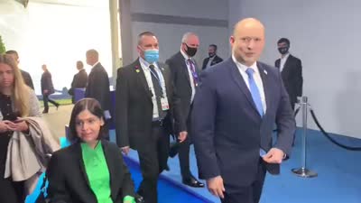 كارين الحرار (وزيرة الطاقة الإسرائيلية) مع نفتالي بنت بقمة جلاسجو 2021