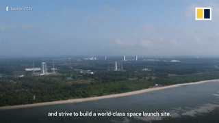 الرئيس الصيني شي جن‌پنگ يتفقد موقع إطلاق المسبار شن‌ژو-14