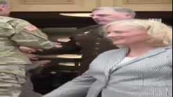 مارك ميلي يتلقى التحيات بعد تقاعده من منصب رئيس هيئة الأركان المشتركة