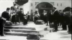 مؤسس الصهيونية تيودور هرتسل ينحني عند أقدام الخليفة عبد الحميد الثاني