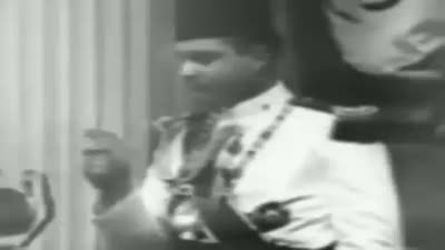 فاروق الأول ملك مصر والسودان يؤدي اليمين الدستورية يوم تتويجه علي عرش مصر أمام مجلس النواب