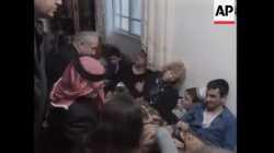 الحسين بن طلال في تل أبيب يعتذر لاسرائيل وعائلات قتلى عملية المجند الاردني أحمد الدقاسمة 1997