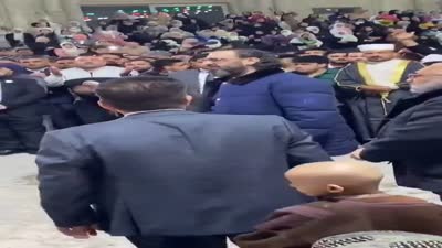 نهرو الكسزنزاني ومريديه