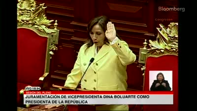 رئيس بيرو دينا بولارتي تؤدي اليمين